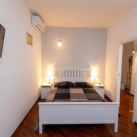 Suite184 בארי