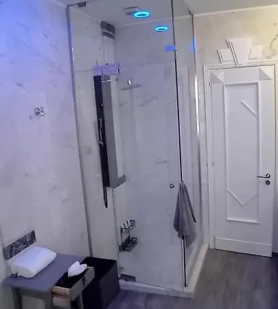 לינה וארוחת בוקר Suite184 3*